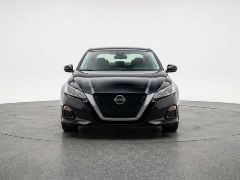 Used 2025 Nissan Altima 2.5 SV image 2