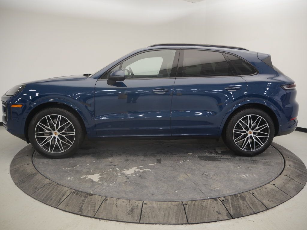 Certified 2026 Porsche Cayenne AWD/4WD image 2