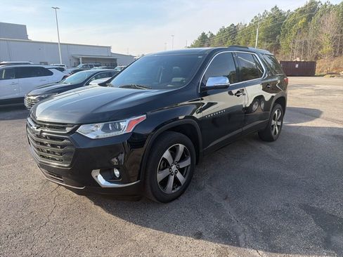Used 2018 Chevrolet Traverse LT w/ LPO, Black Accent Package image 1