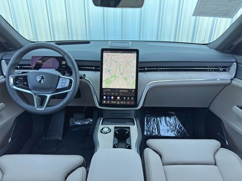 Used 2025 Volvo EX90 Ultra image 13