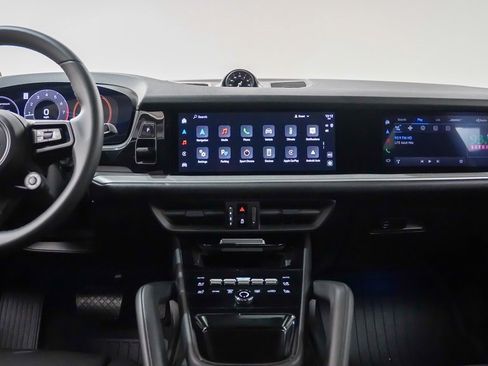 Certified 2025 Porsche Cayenne Coupe image 21