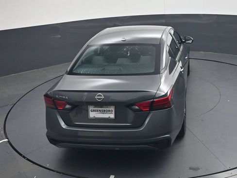 Used 2025 Nissan Altima 2.5 SV FWD image 27