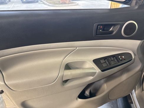 Used 2015 Toyota Tacoma 4x4 Double Cab image 18