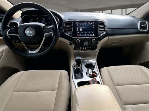 Used 2022 Jeep Grand Cherokee Laredo E image 17