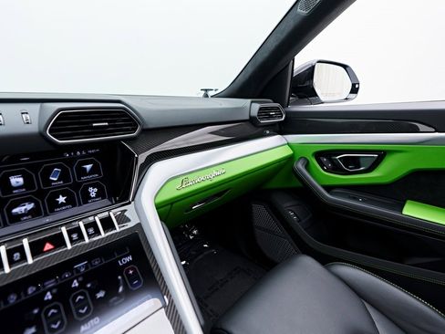 Used 2022 Lamborghini Urus image 90