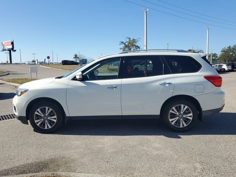 Certified 2020 Nissan Pathfinder S image 9