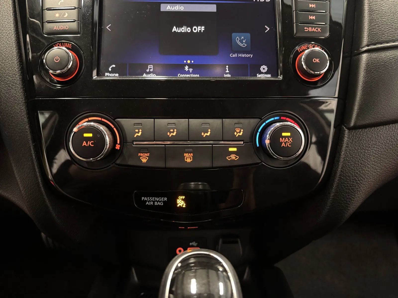 Used 2020 Nissan Rogue S FWD image 30
