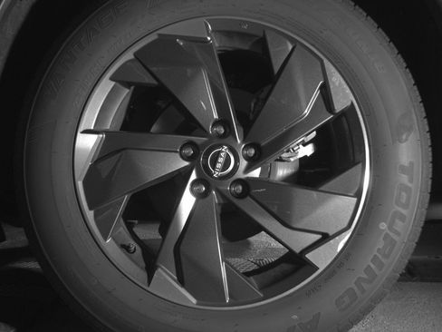 Used 2025 Nissan Rogue SV AWD/4WD image 14