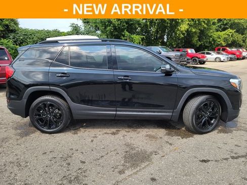 Used 2021 GMC Terrain SLT w/ Elevation Edition AWD/4WD image 2
