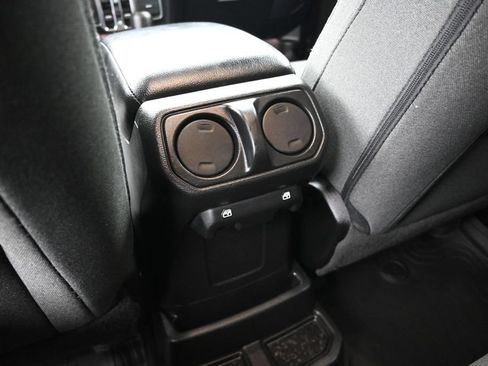 Used 2024 Jeep Wrangler Unlimited AWD/4WD image 19