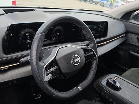 Used 2023 Nissan Ariya AWD image 7