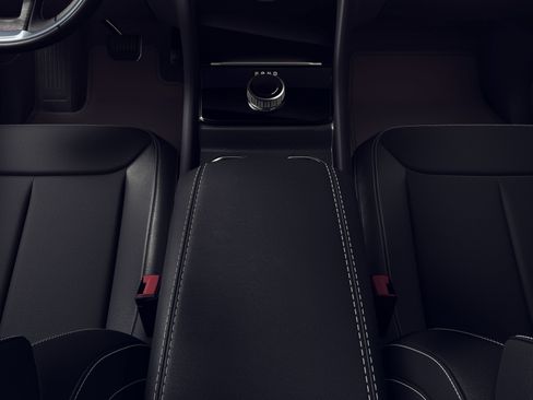 New 2026 Jeep Grand Cherokee Altitude RWD image 34