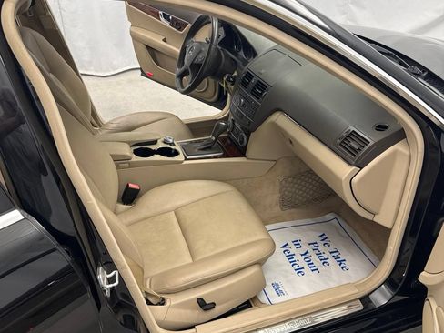 Used 2011 Mercedes-Benz C 300 4MATIC Sedan image 25