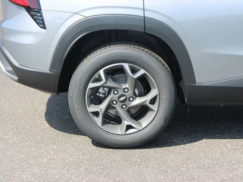 New 2026 Chevrolet Trax LT w/ Driver Confidence Package FWD image 13