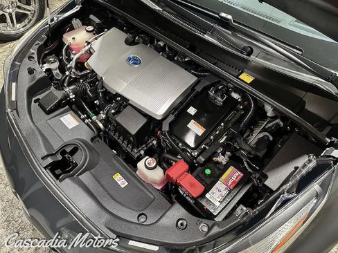Used 2018 Toyota Prius Four w/ Advanced Technology Package FWD image 35
