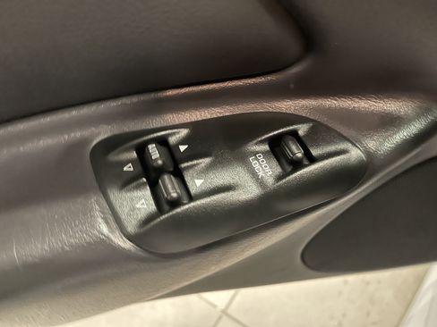 Used 2000 Plymouth Prowler Base image 11