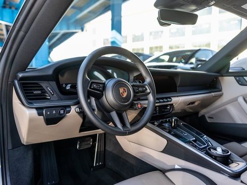 Used 2025 Porsche 911 Carrera image 22