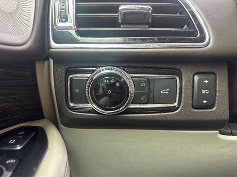 Used 2018 Lincoln Navigator L Black Label AWD/4WD image 16
