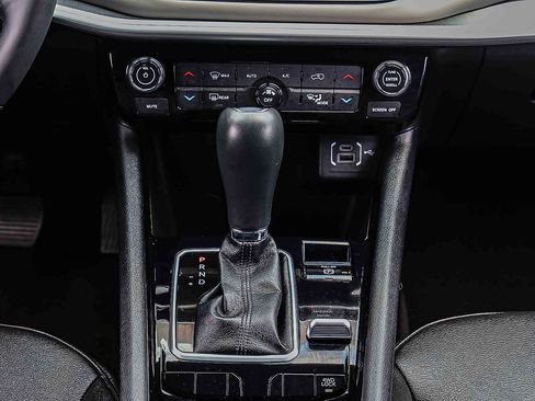 Used 2025 Jeep Compass Limited AWD/4WD image 12