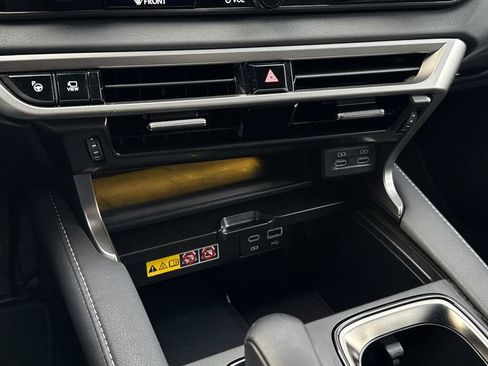 Used 2025 Lexus RX 450h AWD w/ Convenience Package image 24