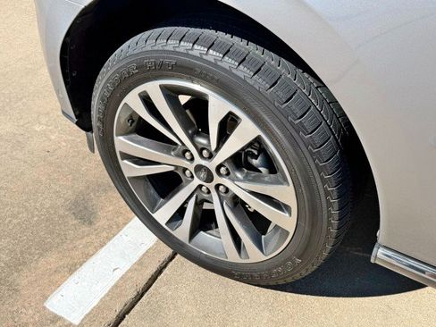 Used 2021 Ford Expedition Limited image 10