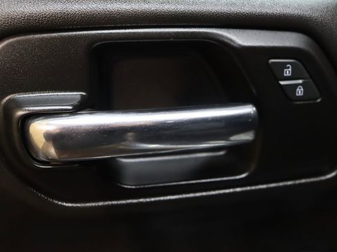 Used 2019 GMC Sierra 1500 SLE w/ SLE Value Package AWD/4WD image 35