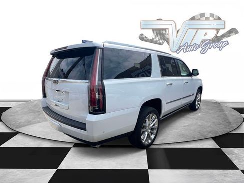 Used 2020 Cadillac Escalade ESV Premium Luxury image 4