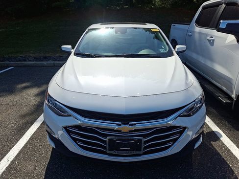 Used 2023 Chevrolet Malibu LT FWD image 2