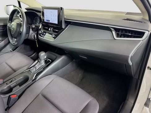 Used 2024 Toyota Corolla LE FWD image 30