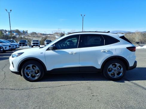 Used 2025 Ford Escape ST-Line w/ Equipment Group 301A image 2