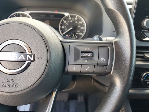 Used 2024 Nissan Pathfinder S image 21