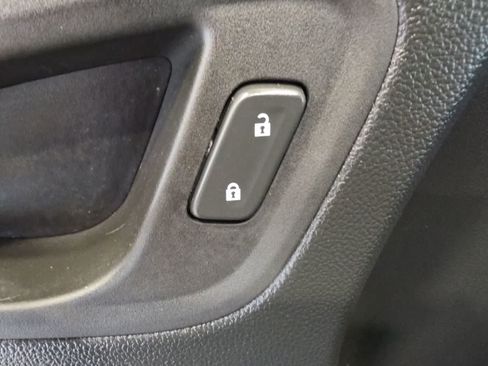 Used 2022 Chevrolet Colorado LT w/ Safety Package AWD/4WD image 17