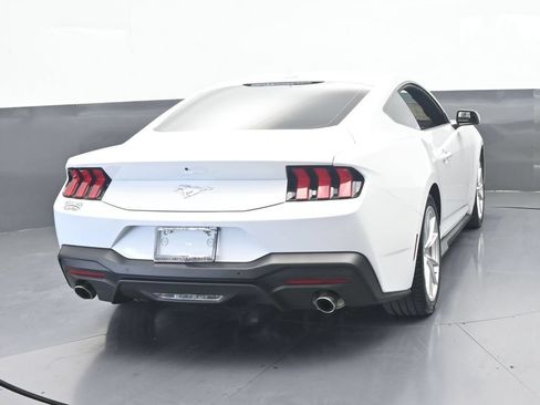 Used 2024 Ford Mustang Coupe RWD image 5