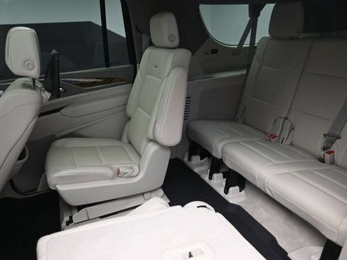 Used 2022 Cadillac Escalade ESV Sport Platinum AWD/4WD image 21