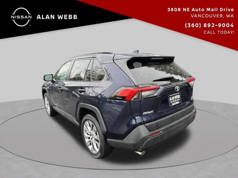 Used 2022 Toyota RAV4 XLE Premium AWD/4WD image 5