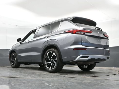 Used 2023 Mitsubishi Outlander SEL AWD/4WD image 48