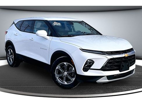 Used 2025 Chevrolet Blazer LT image 13