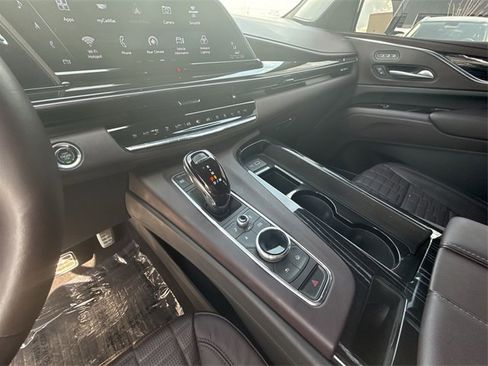 Used 2023 Cadillac Escalade V w/ Heavy-Duty Trailer Package image 19