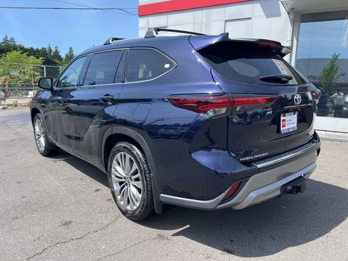 Used 2025 Toyota Highlander Platinum AWD/4WD image 6