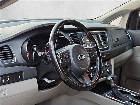 Used 2020 Kia Sedona EX FWD image 9
