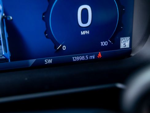 Used 2024 Ford F450 Platinum w/ FX4 Off-Road Package image 13