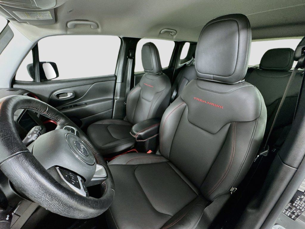 Used 2020 Jeep Renegade Trailhawk w/ Premium Leather Group AWD/4WD image 21