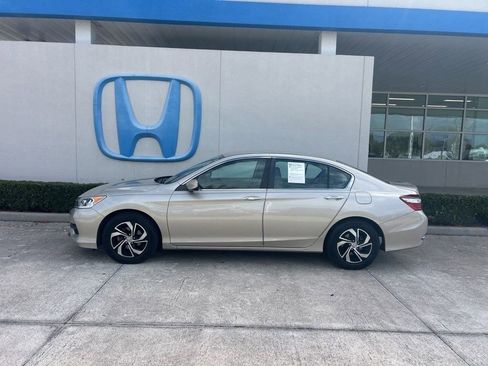 Used 2017 Honda Accord LX image 5