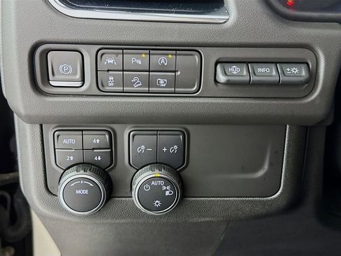 Used 2023 Chevrolet Tahoe High Country image 8