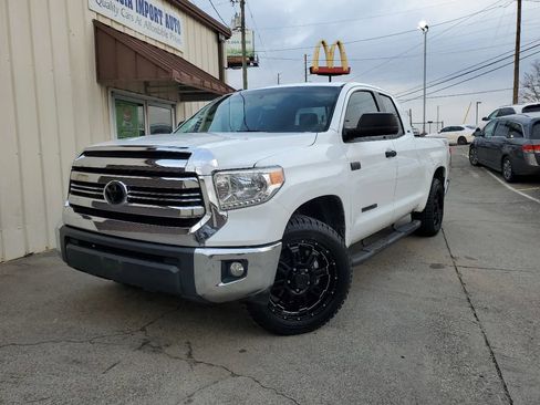 Used 2016 Toyota Tundra SR5 image 1
