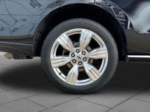 Used 2023 Ford Expedition Platinum AWD/4WD image 11