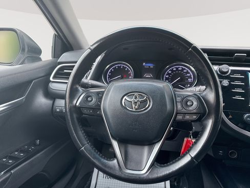 Used 2018 Toyota Camry SE FWD image 11