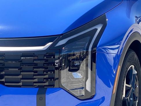 New 2026 Kia Sportage EX w/ EX Panorama Roof Package FWD image 8