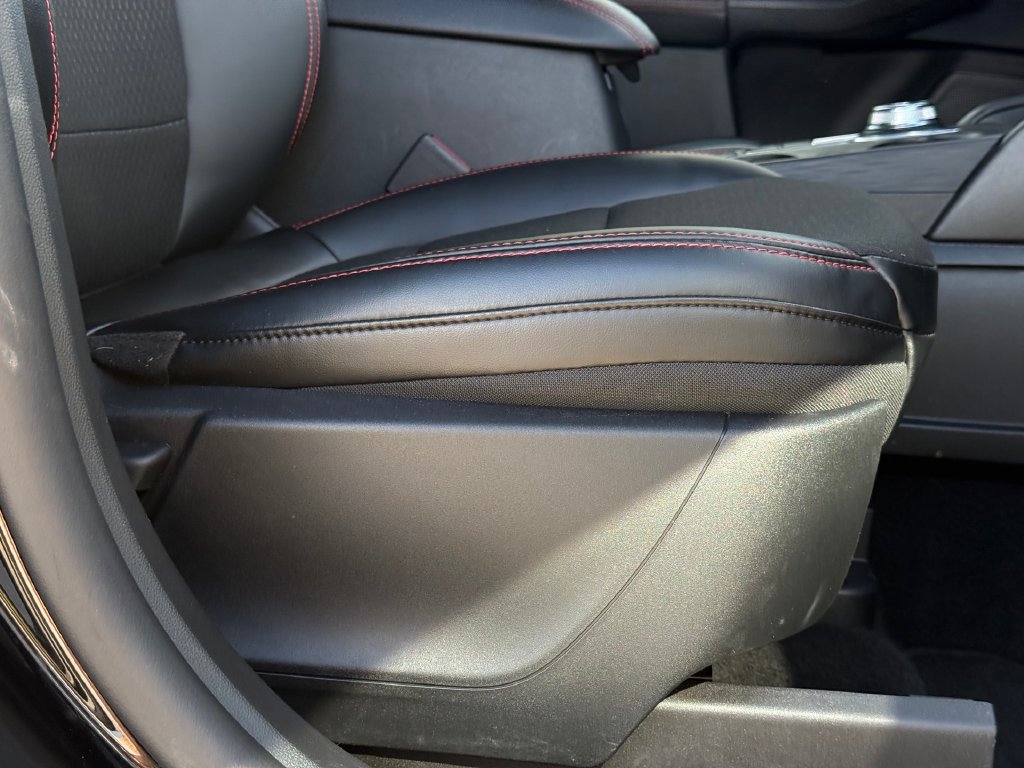 Used 2025 Ford Escape ST-Line FWD image 24