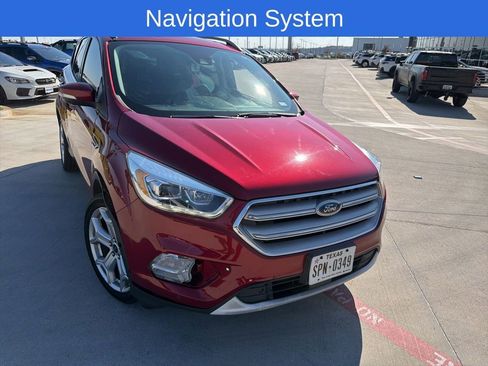 Used 2019 Ford Escape Titanium image 2